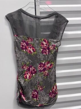 Candie's Gray Top with Pink Floral Print